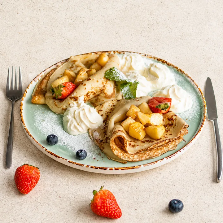 Блины с карамельными яблоками в Coffe Club
