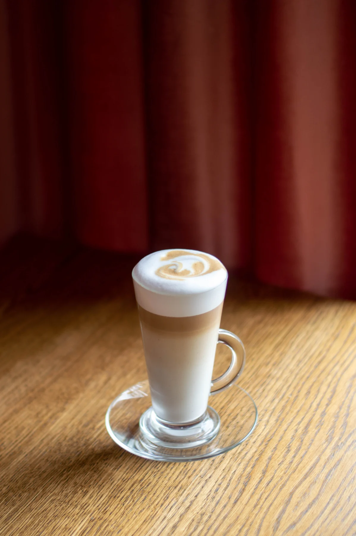 Латте в Coffe Club - фото позиции меню кафе