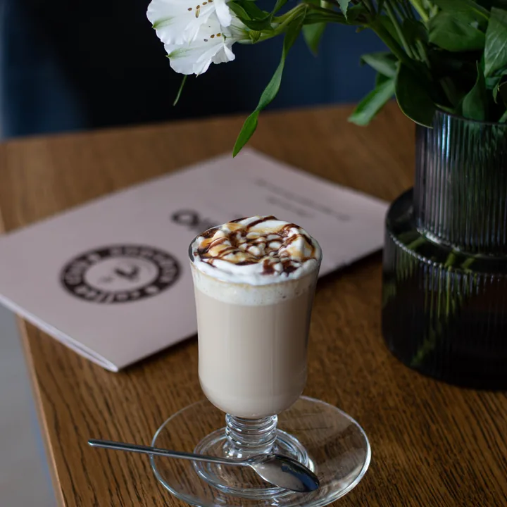 Шоколадно-банановый раф в Coffe Club